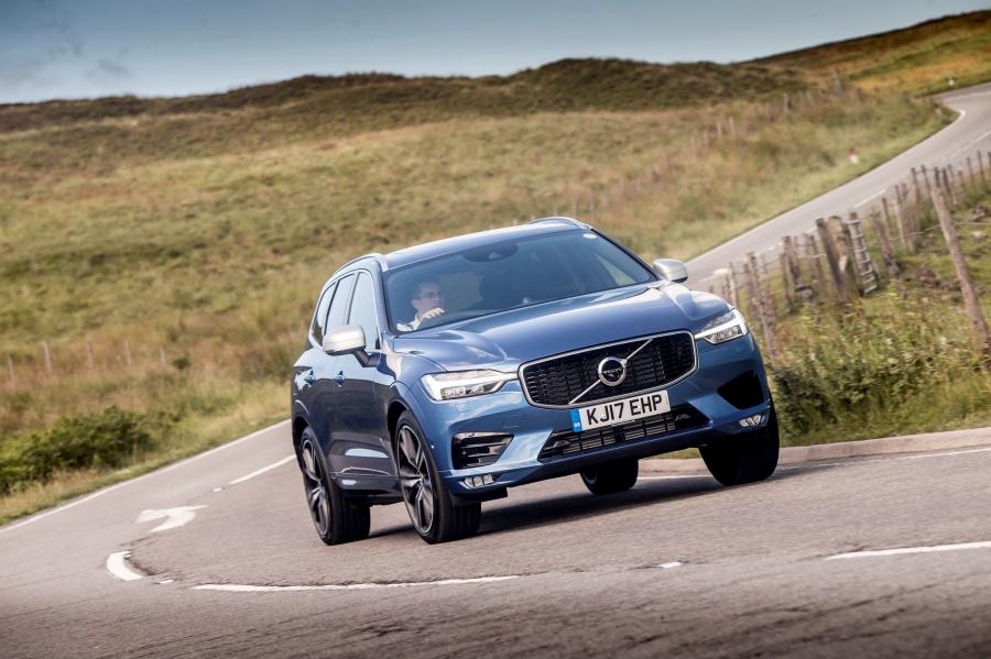  Volvo XC60 T5 R-Design 2017 года  (UK) (фото 19 из 26)